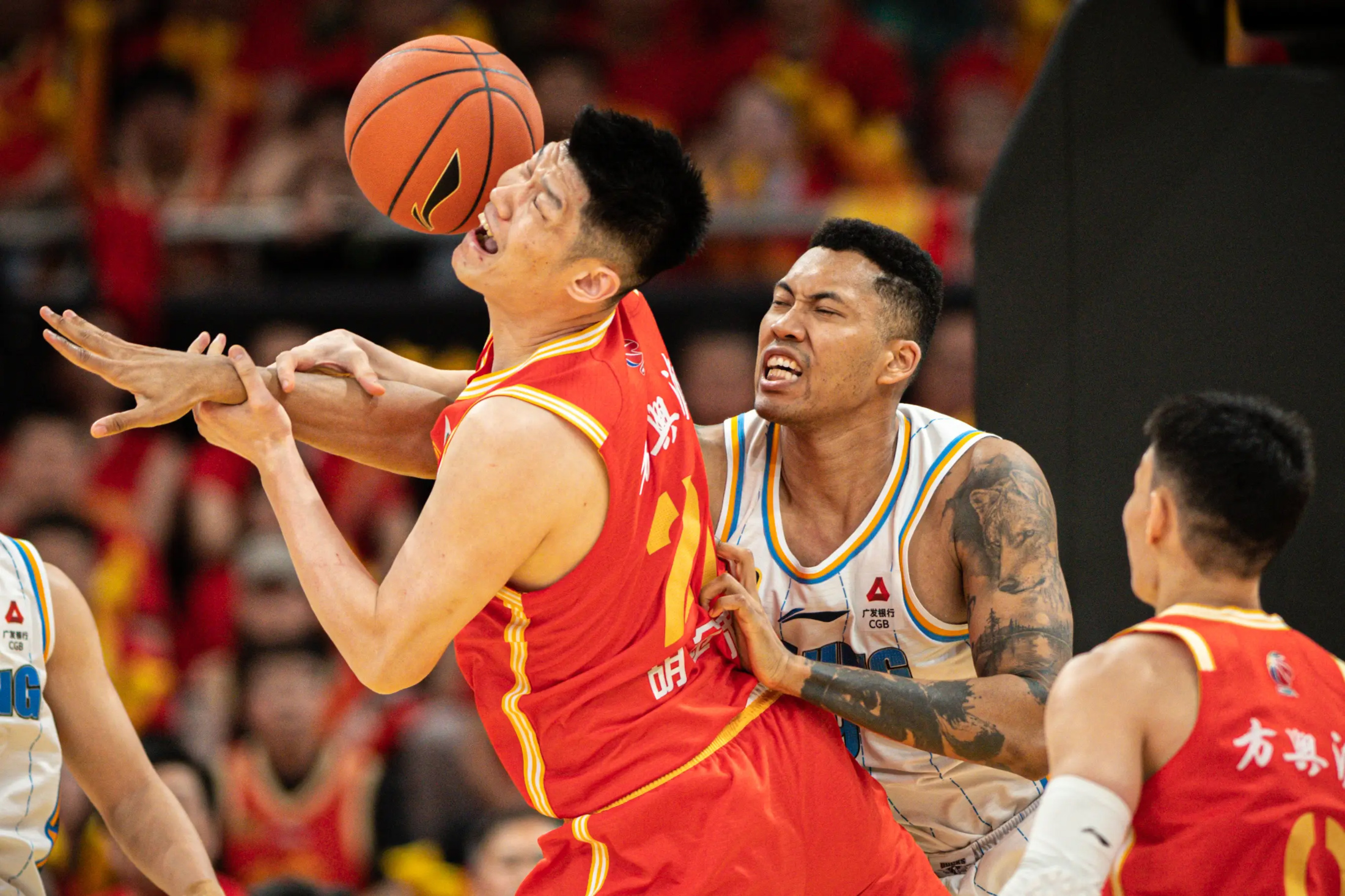 赛地聚焦：CBA常规赛转会期热度飙升，巴黎圣日耳曼扳平良机，悬念犹存，赛程密集仍需轮换的简单介绍-九游官方网站